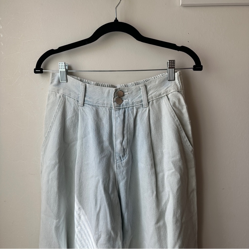 Light Wash High-Waist Wide Leg Jeans